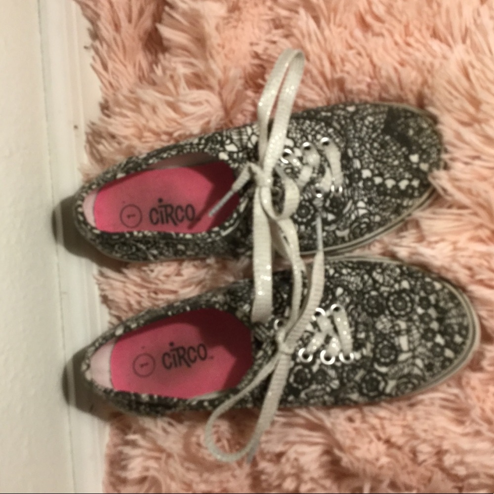 Black and White low top sneakers